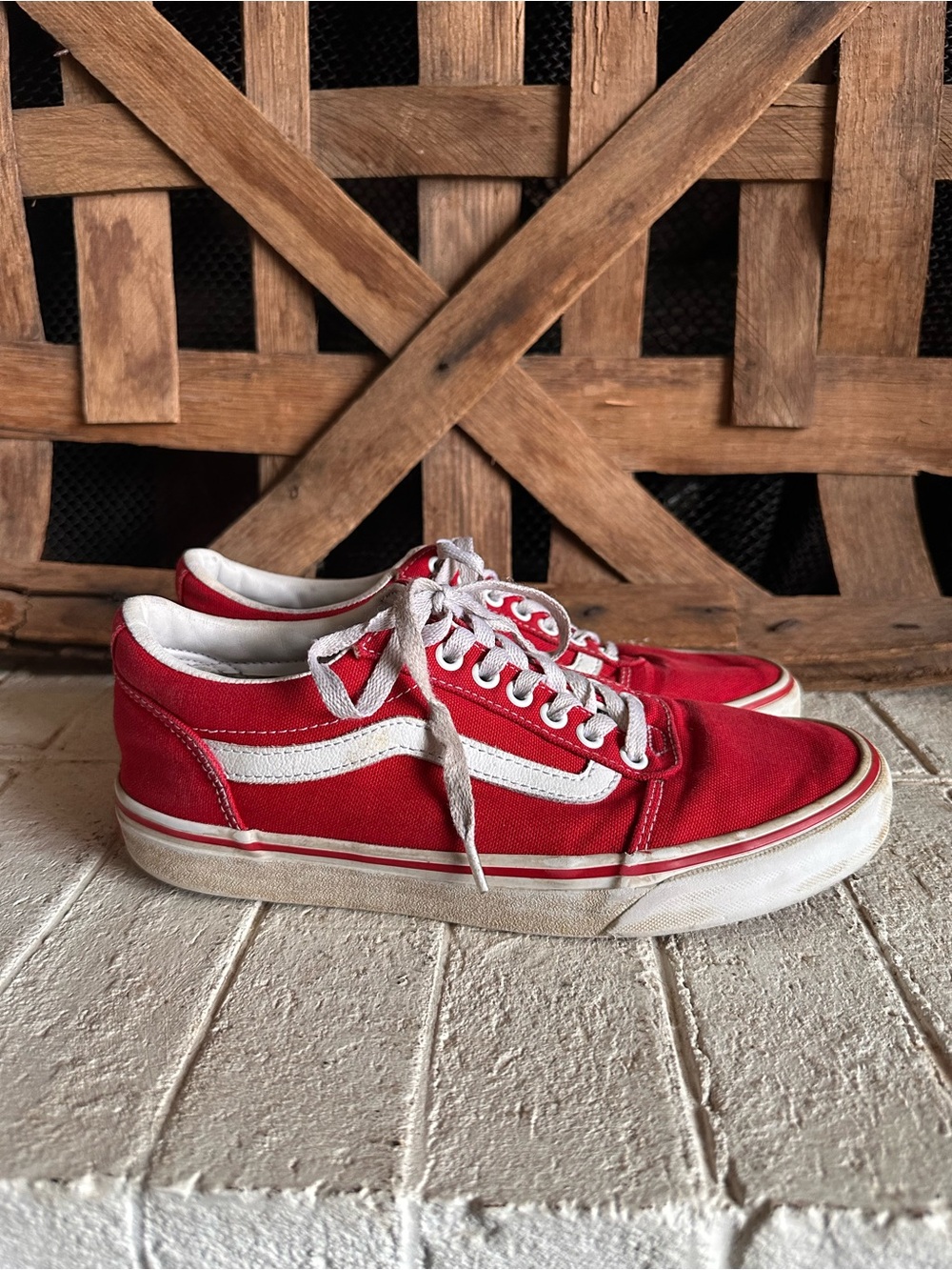 VANS Old Skool Red White Mens 7.5 Canvas Sneakers Classic skate Shoes